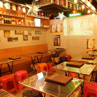 タイ現地のお酒とタイ屋台の店内