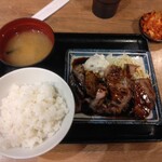 炭火焼き豚丼専門店 豚小家  - 