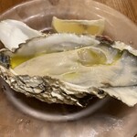 ヴォメロ - 岩手県産殻付きカキ