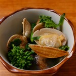 徳田酒店 - 菜の花とアサリの酒蒸し