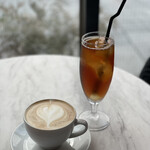 DAVELLO gastropub - カフェラテとアイスのアールグレイ