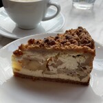 DAVELLO gastropub - サツマイモとリンゴのチーズタルト