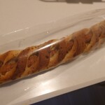 ベーカリー ペニーレイン 那須店 - スモークチーズステック　600円