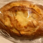 ベーカリー ペニーレイン 那須店 - チーズクッペ　560円
