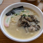 漁師直営 牡蠣ラーメン 恵比寿丸 - 料理写真:
