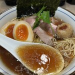 中華そば 四つ葉 - コク旨 醤油スープ