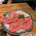 炭火焼肉 肉人 三茶店 - 