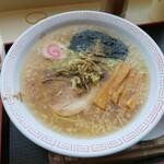 鶏源ラーメン - 胡椒をブッ掛けて頂きマスカット‼️