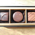 デメル - 料理写真:トリュフ３粒入　左からベルガモット・デメル・カラメル