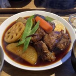 めしなる木 - キビまる豚軟骨ソーキと島豆腐の煮付け