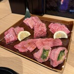 YAKINIKUEN 忍鬨 大阪梅田店 - 