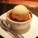 ビストロ ラ・シブレット - 生姜風味のクレームブリュレ はちみつアイス添え(650円)
