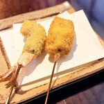 はん亭 - 海老のシソ巻き串、豚ロース串