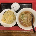 珍来 - 料理写真:醤油ラーメンセット　800円　半炒飯多め　＋150円
