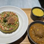 ハブモアカレー - クランブルキーマカレー中盛り200g
            ＋チキンカレー＋豆のカレー
            1230円＋400円＋220円