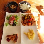 KEBUN - 料理写真:タイ風 鶏肉とカシューナッツ炒め　1500円(税込)