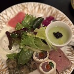 ガニュ・パン - パンナコッタキャビン乗せ、小鴨のパテ、鯵のロールなど８種類の豪華な前菜♪