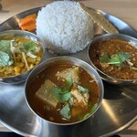 Yonecurry&Co. - 3種盛りカレー