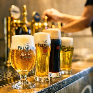 ４種類の樽生ビアサーバー&100種類以上のカクテル飲み放題！