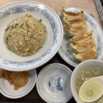 ぎょうざの満洲 - 料理写真:チャーハン餃子セット