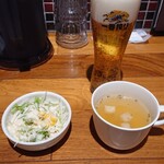 鉄板スパゲッティーズ108 - セットのミニ・サラダとスープ