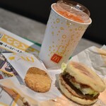 マクドナルド - N.Y. ソーセージ ペッパー＆ビーフソテーマフィンセット（６８０円→モバイルクーポンで５５０円）２０２６年２月
