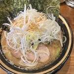 横浜家系ラーメン 三郷家 - 料理写真: