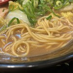 山神山人 - 麺は普通の太さでストレート