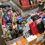 イオンスタイル - ポーチも色んな柄に色んな大きさあるよ