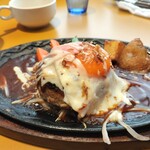 Ｇ.Ｇ.C. - GGCハンバーグ チーズ入り目玉焼のせデミグラス