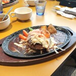 Ｇ.Ｇ.C. - GGCハンバーグ チーズ入り目玉焼のせ