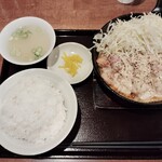 肉食堂 最後にカツ。 - 料理写真: