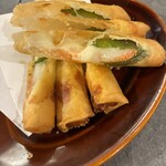 大衆酒場 ミチシルベ - 【もち明太春巻き】見た目通りの外はカリカリ中はトロリ