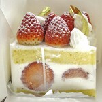 フレシュール - まるごと苺のショートケーキ