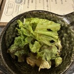 大衆酒場 ミチシルベ - 【チョレギサラダ】5人で分けたらこんな感じ