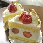 フレシュール - まるごと苺のショートケーキ