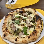 PIZZERIA DEL CENTRO STORICO DI NAGOYA - サルシッチャ　エ　フリアリエッリ