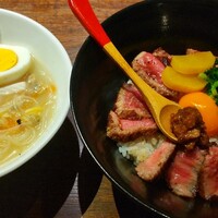 馬刺しと焼き鳥 グルマン三年坂 - 