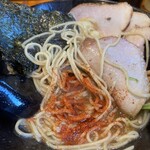 らぁーめん 満帆家 - 一味投下と細麺の様子