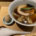 ニッポン ラーメン 凛 トウキョウ - わんたん醤油、味玉付き。¥1970円