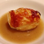 CORK - 前菜2.
      =発酵芽キャベツ生ハム巻きのパイ包み