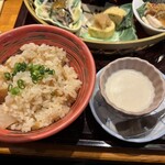 咲椀 - ご飯と味噌汁はお代わりできる