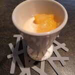 CORK - デザート1.
      =ほうじ茶のムース、金柑のコンポート