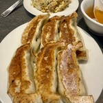 神田餃子屋 本店 - 名物黒豚餃子