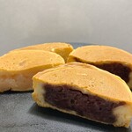 御座候 - 料理写真:御座候の赤あんと白あん