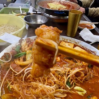 てっちゃん鍋 やすもり_1