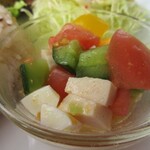 くわの木Cafe - トマトやきゅうりなどのチョップドサラダ
