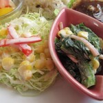 くわの木Cafe - ほうれん草のチーズ和え,sarada 