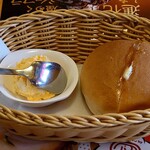 珈琲所コメダ珈琲店 - モーニング、ローブパン＋バターとたまごペースト