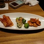 焼肉居酒家 韓の台所 - 盛合せキムチ